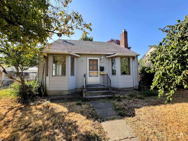 Property Photo:  1822 11th Ave.  ID 83501 