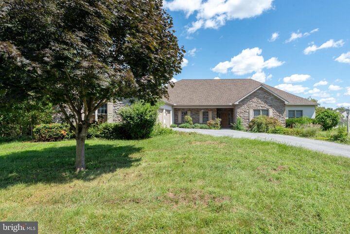 Property Photo:  166 Huntingwood Drive  PA 17602 