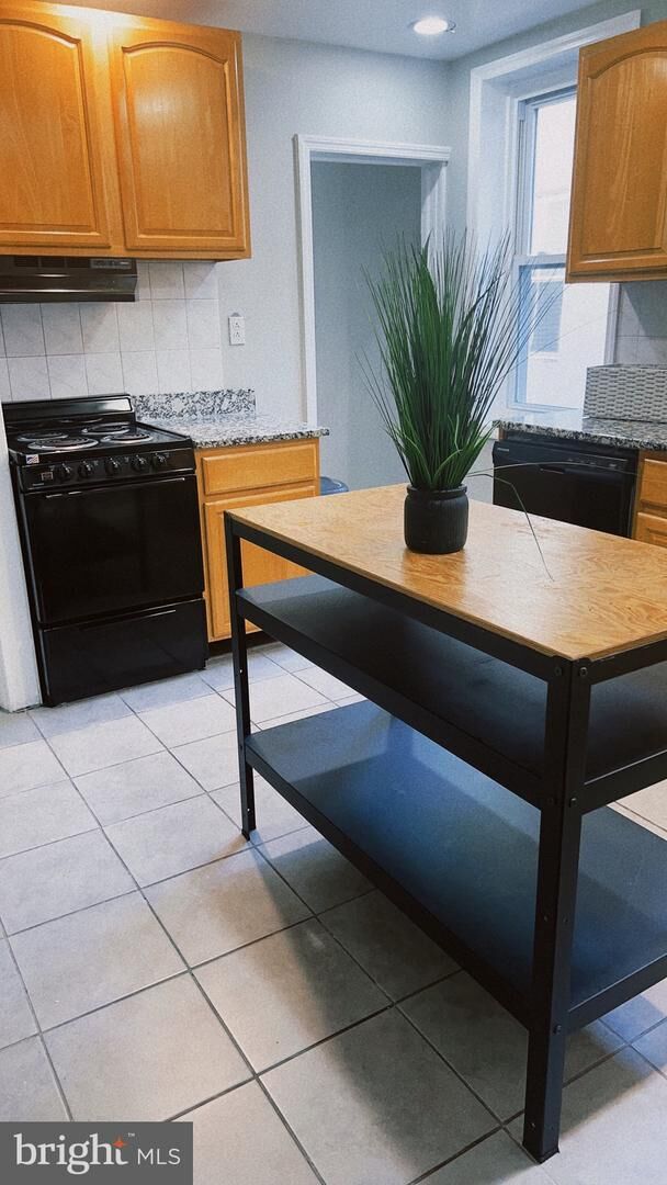 Property Photo:  429 N 40th Street  PA 19104 