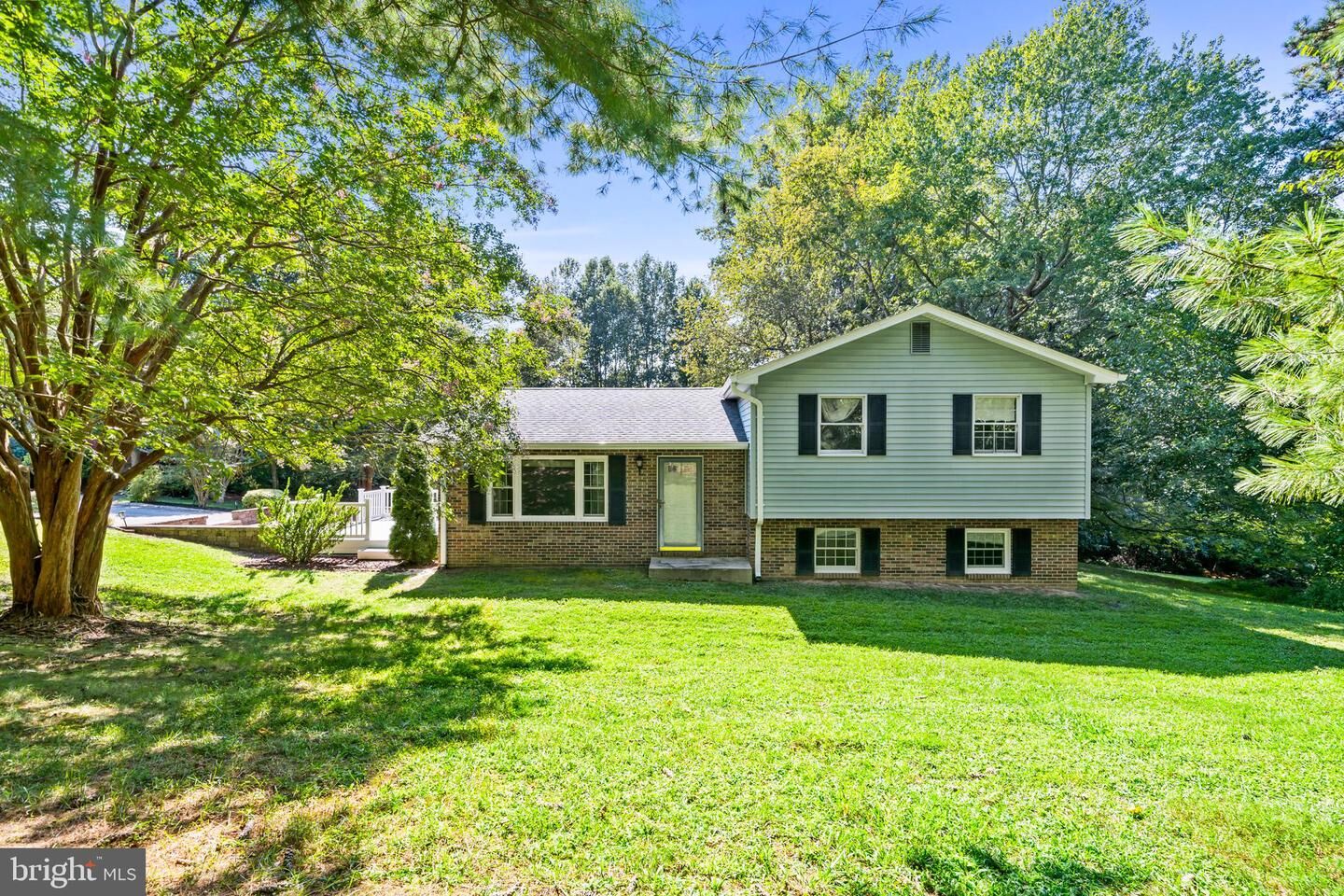 Property Photo:  7110 Bluegrass Way  MD 20736 