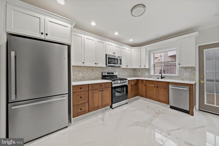 2630 S Rosewood Street  Philadelphia PA 19145 photo