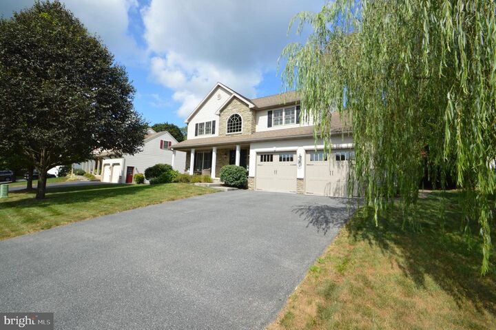Property Photo:  120 Julia Lane  PA 17545 