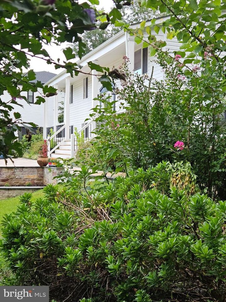 Property Photo: 824 Constellation Drive VA 22066