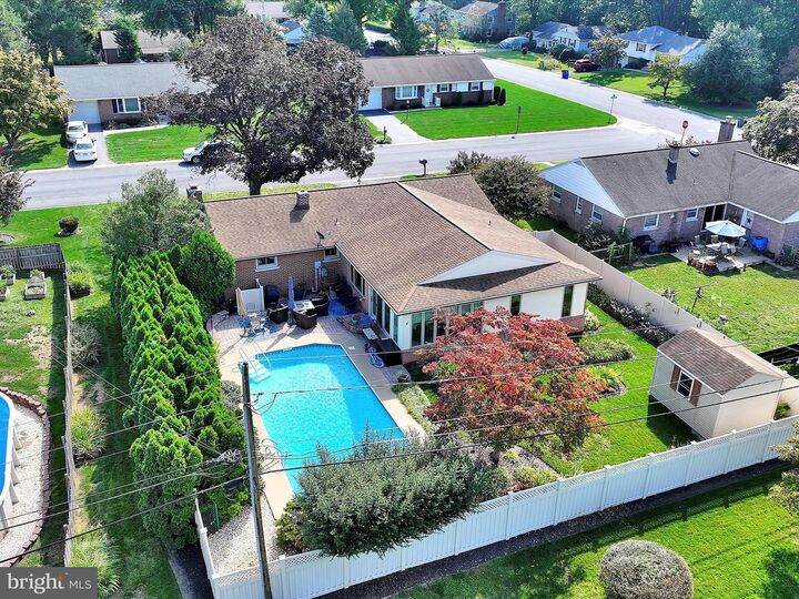Property Photo: 122 Shannon Drive PA 17603