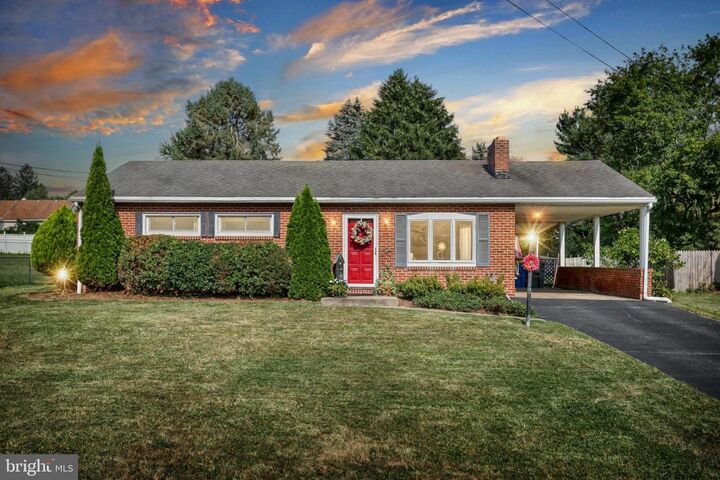 Property Photo:  2009 Pineview Drive  PA 17408 