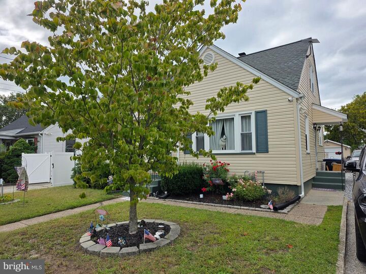 Property Photo:  104 W Elm Avenue  NJ 08021 