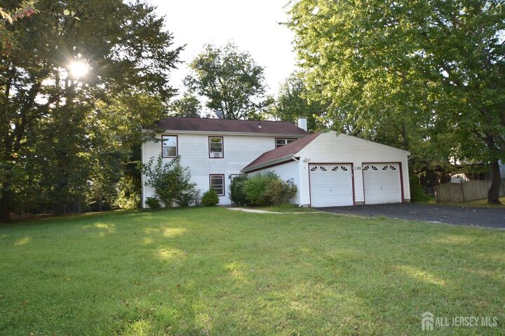 Property Photo:  8 Wethersfield Drive  NJ 08536 