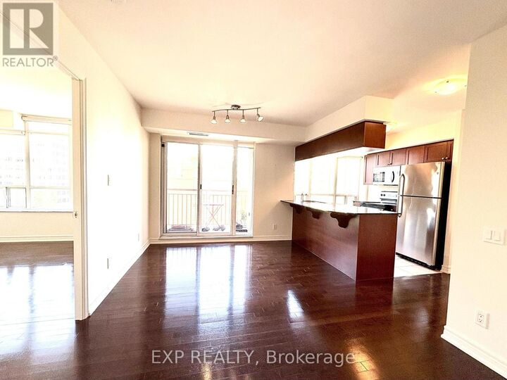 Property Photo:  60 St Clair Avenue West 1101  ON M4V 1M7