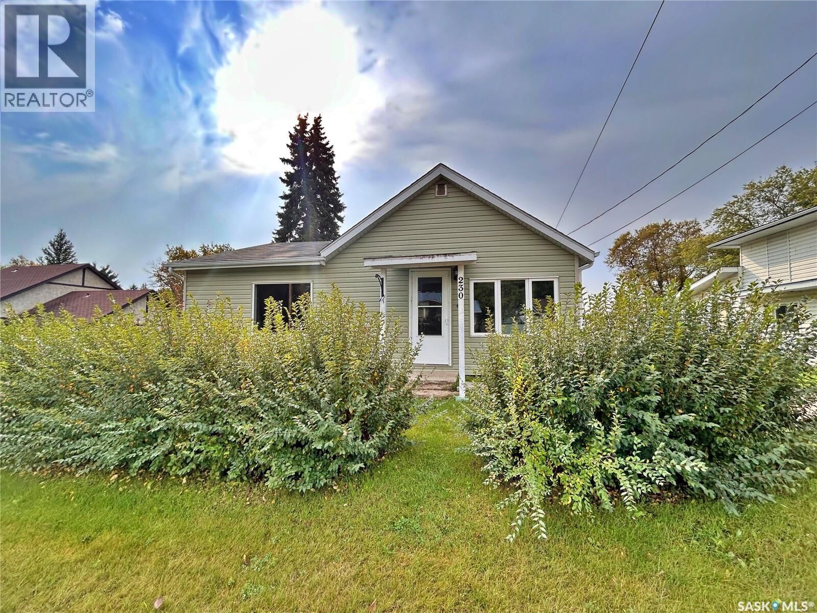 Property Photo: 230 Railway Avenue W SK S0G 5A0
