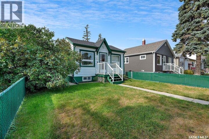 Property Photo:  2140 Lindsay Street  SK S4N 3B9 