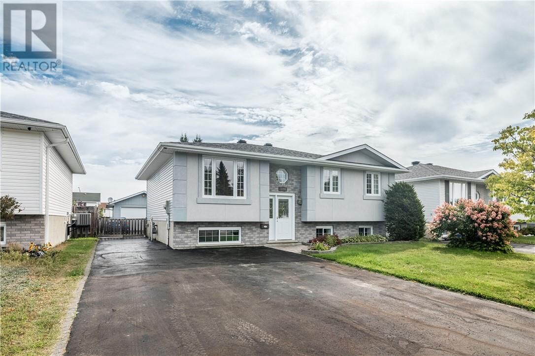 Property Photo:  3374 Percy Avenue  ON P3N 1A1 