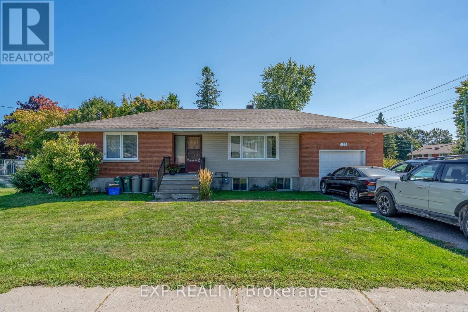 Property Photo:  150 Meadowlands Drive West  ON K2G 2S5 