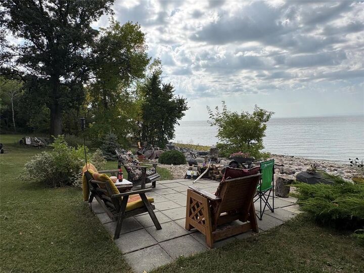 Property Photo:  150 Christensen Drive Southeast  MB R0L 1S0 