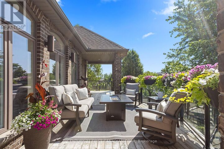 Property Photo:  7071 Clayton Walk  ON N6P 0A1 