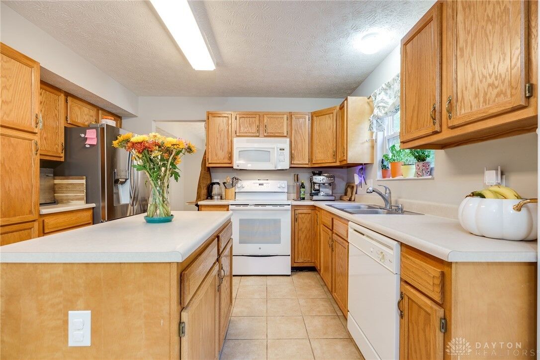Property Photo:  4330 Coach Light Trail  OH 45424 
