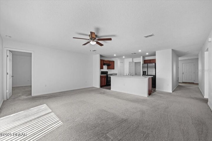 Property Photo: 10 Post Oak Lane FL 32164