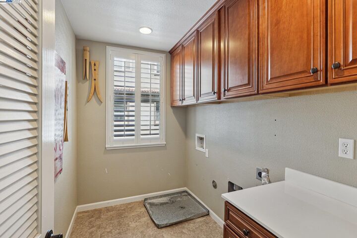 Property Photo: 622 Moss Way CA 94541