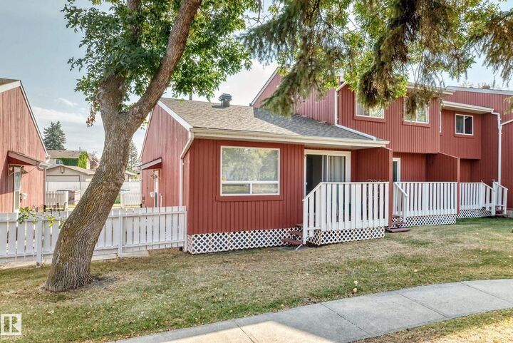 10614 Beaumaris Road NW  Edmonton AB T5X 3N4 photo