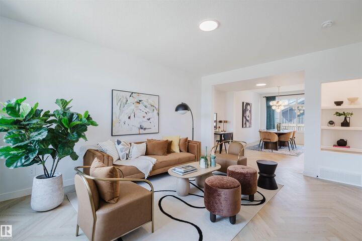 Property Photo:  2131 Crossbill Lane NW  AB T5S 0W3 