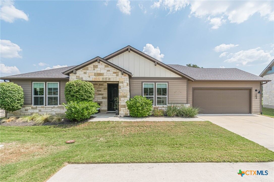 Property Photo:  318 Dancing Oak Lane 104  TX 78666 