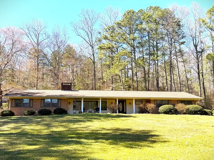 Property Photo: 1208 Johnson Road GA 30707