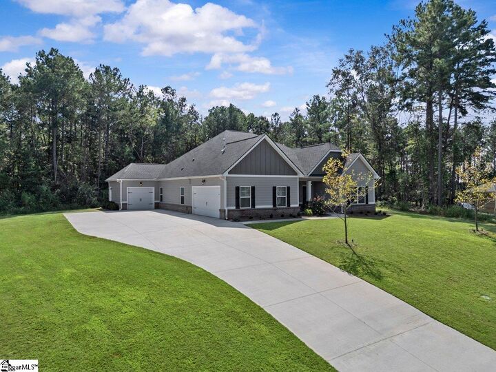 Property Photo:  5 Trollingwood Way  SC 29669 