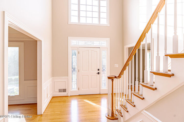 Property Photo:  838 Lake Forest Pkwy  KY 40245 