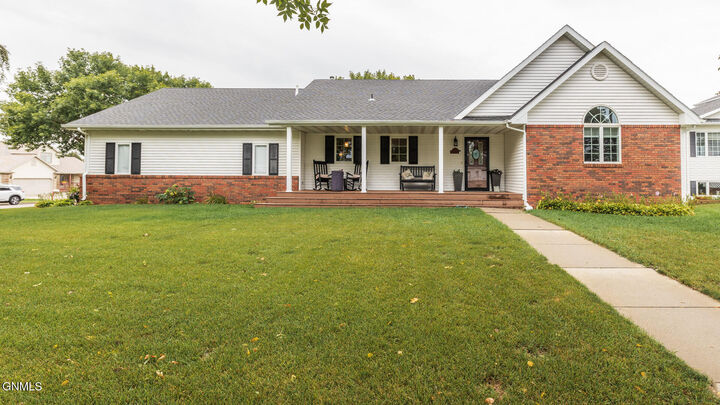 609 Huron Drive  Bismarck ND 58503 photo