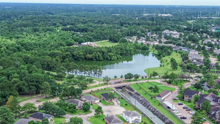 Property Photo:  903 Pinecreek Point Court  TX 77373 