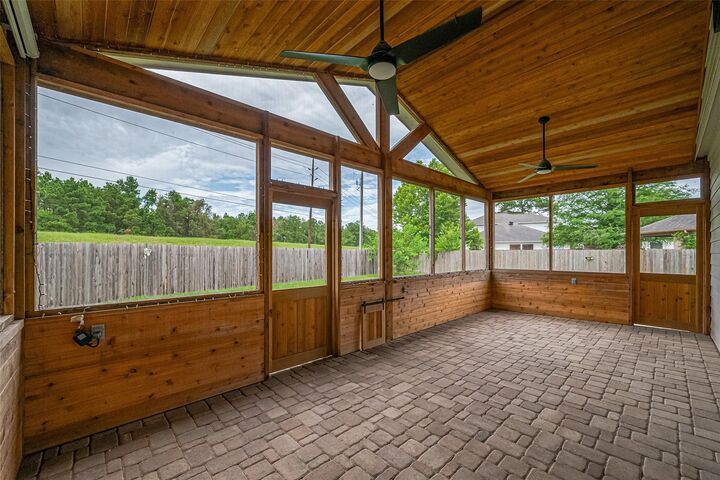 Property Photo: 903 Pinecreek Point Court TX 77373