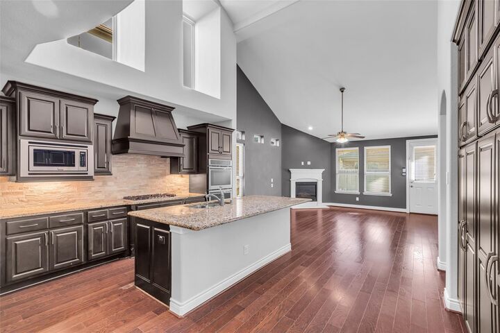 Property Photo: 24122 Valencia Ridge Lane TX 77494