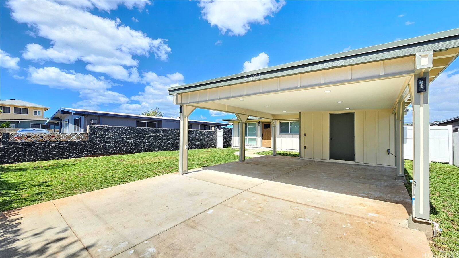 Property Photo:  91-1154 Kauiki Street  HI 96706 