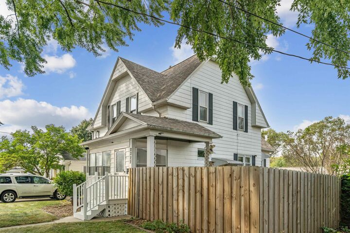 Property Photo:  2322 W 3rd Street  IA 50701 