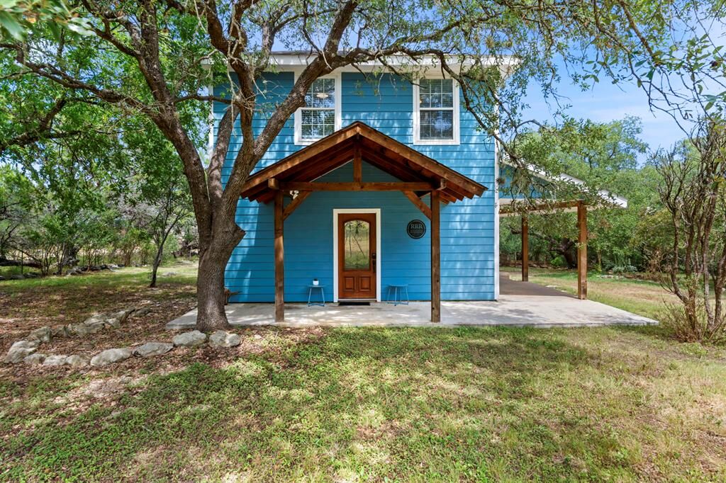 Property Photo: 1265 Comanche Path TX 78003