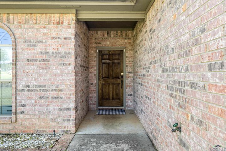 Property Photo:  821 Alta Street  TX 75604 