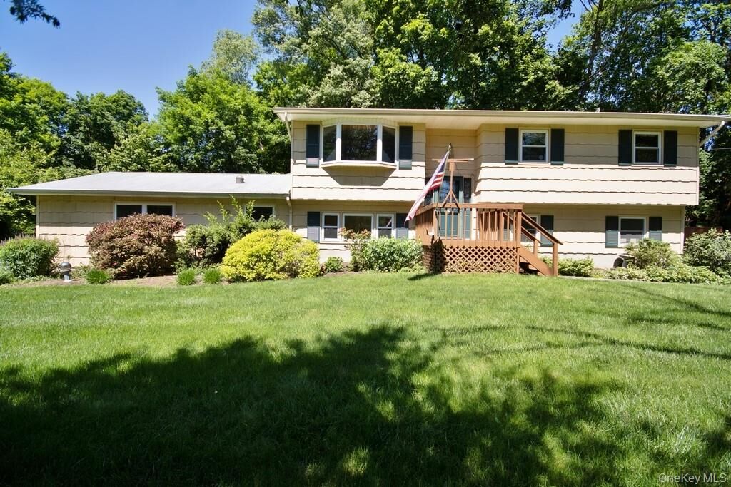 Property Photo:  277 Old Route 304  NY 10956 
