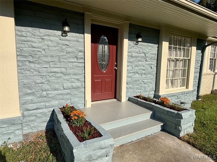 Property Photo: 3365 Southmont Drive AL 36105