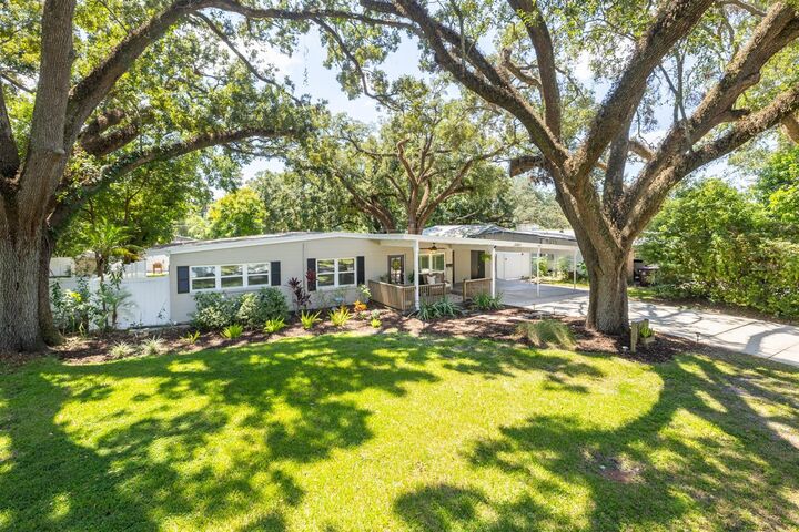 Property Photo:  2110 Mount Vernon Street  FL 32803 