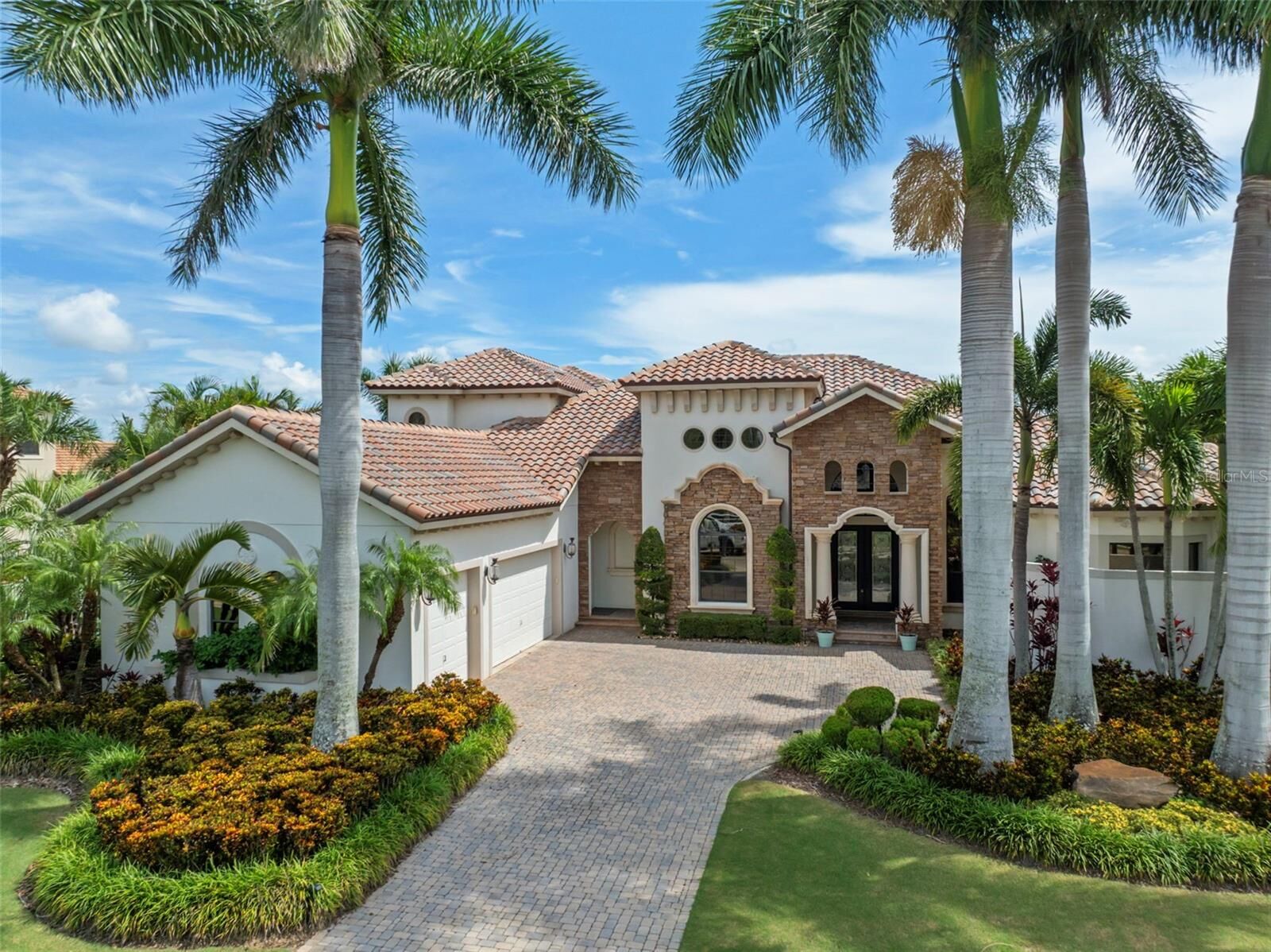 Property Photo:  5405 Tybee Island Drive  FL 33572