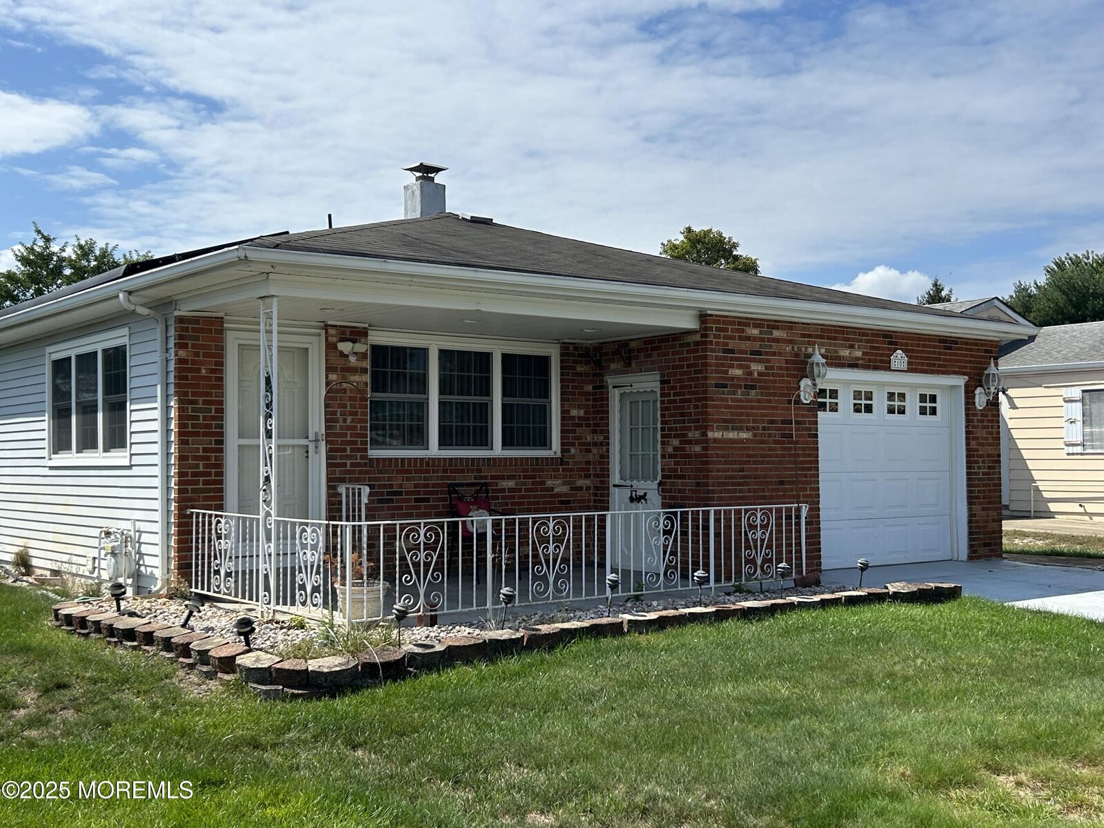 Property Photo:  10 Aztec Court  NJ 08757 