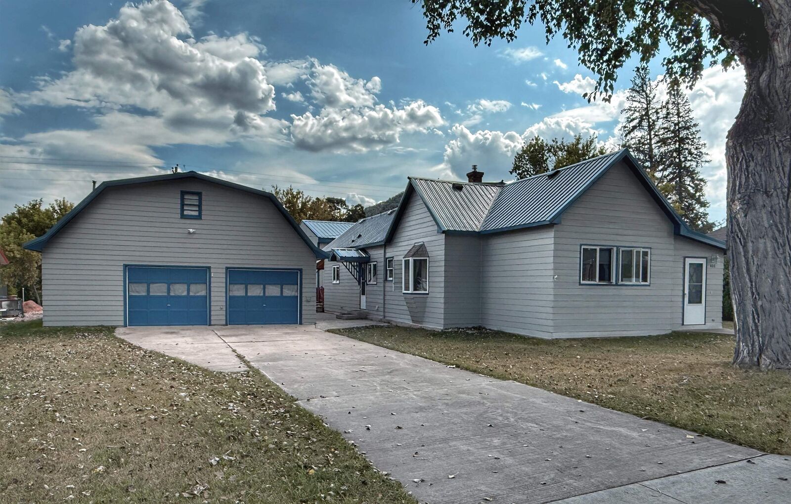 Property Photo: 408 E Cleveland Street WY 82729