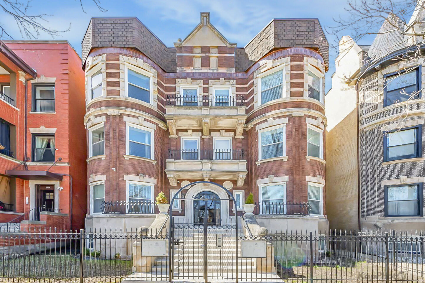 Property Photo:  4520 S King Drive 4B  IL 60653 