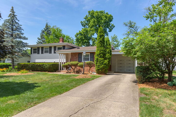 Property Photo:  956 Brookside Lane  IL 60015 