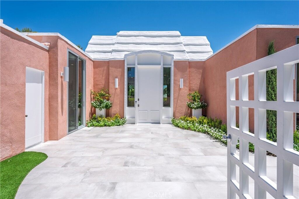 Property Photo: 47090 Amir Drive CA 92260