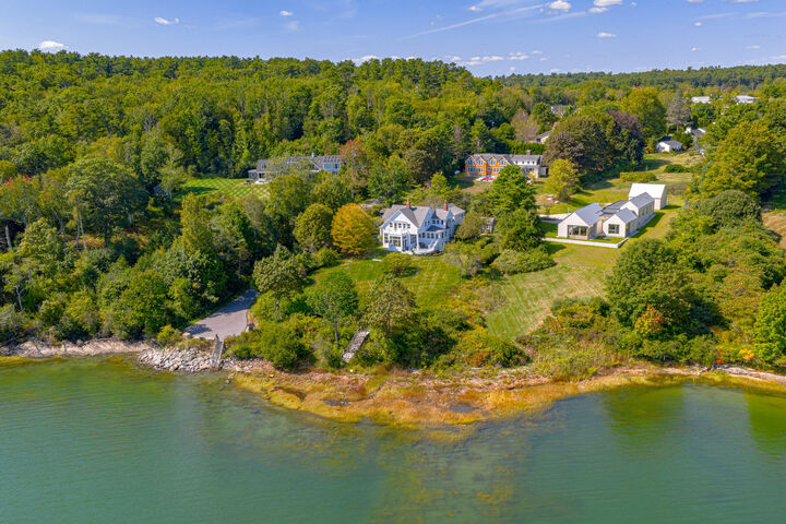 Property Photo:  16 Town Landing Road  ME 04110 