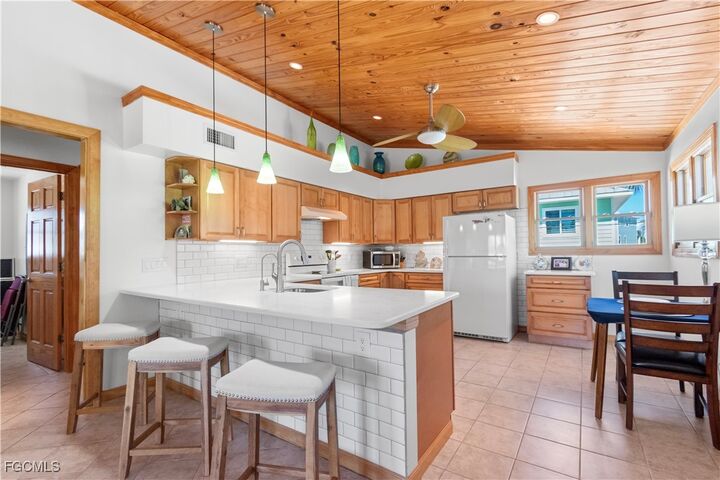 Property Photo:  150 Pearl Street  FL 33931 