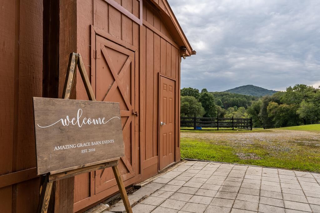 Property Photo: 86 Stable Gate Drive GA 30512