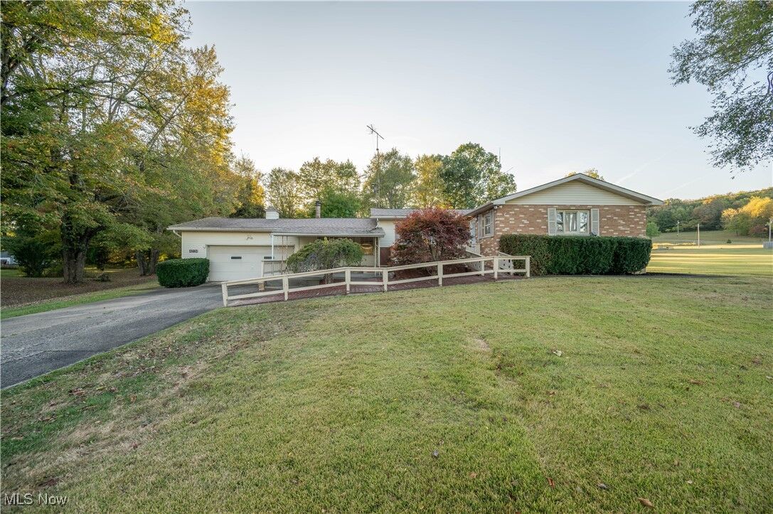 Property Photo: 42134 State Route 518 OH 44432