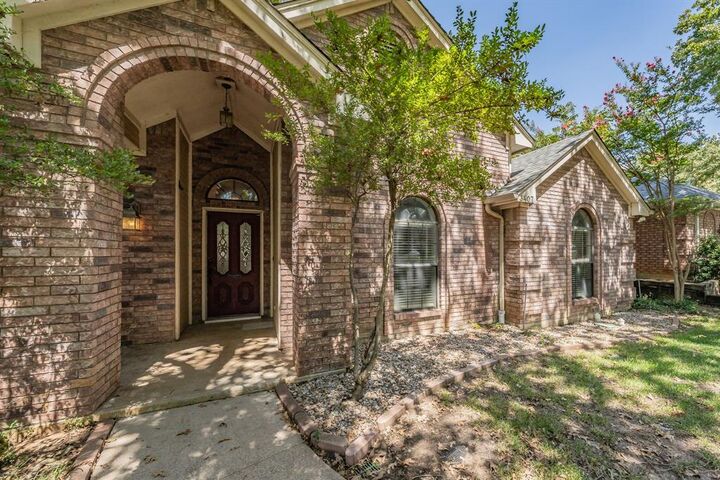 Property Photo:  3407 Forestshire Court  TX 76001 