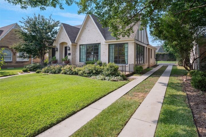 Property Photo: 6411 Lakewood Boulevard TX 75214